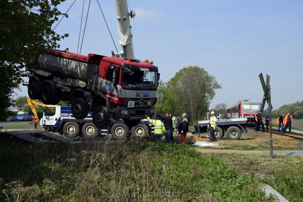 Schwerer VU LKW Zug Bergheim Kenten Koelnerstr P537.JPG - Miklos Laubert